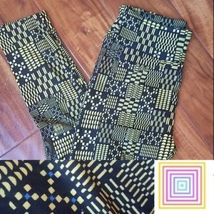 Black print LuLaRoe One Size Leggings NEW fits sizes 2-10